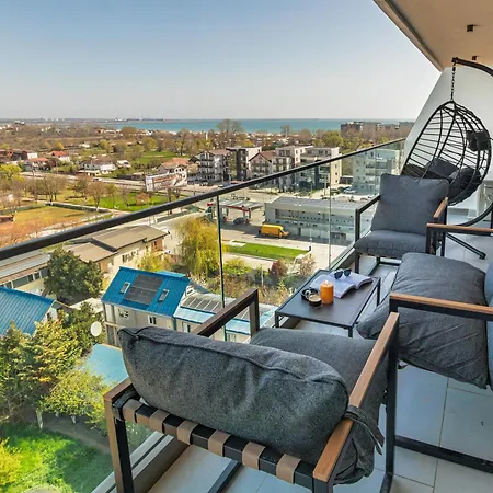 Japandi - Odyssey Pool & Năvodari