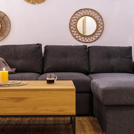 Japandi - Odyssey Pool & Năvodari