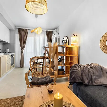 Japandi - Odyssey Pool & Năvodari