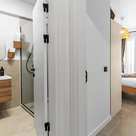 Japandi - Odyssey Pool & Apartment Navodari