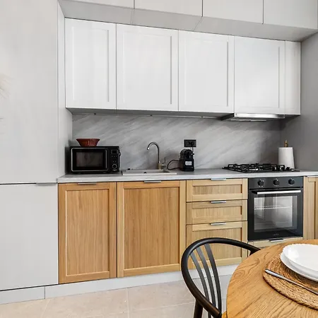 Japandi - Odyssey Pool & Năvodari