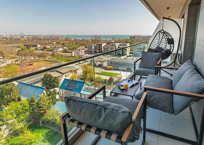 Japandi - Odyssey Pool & Năvodari